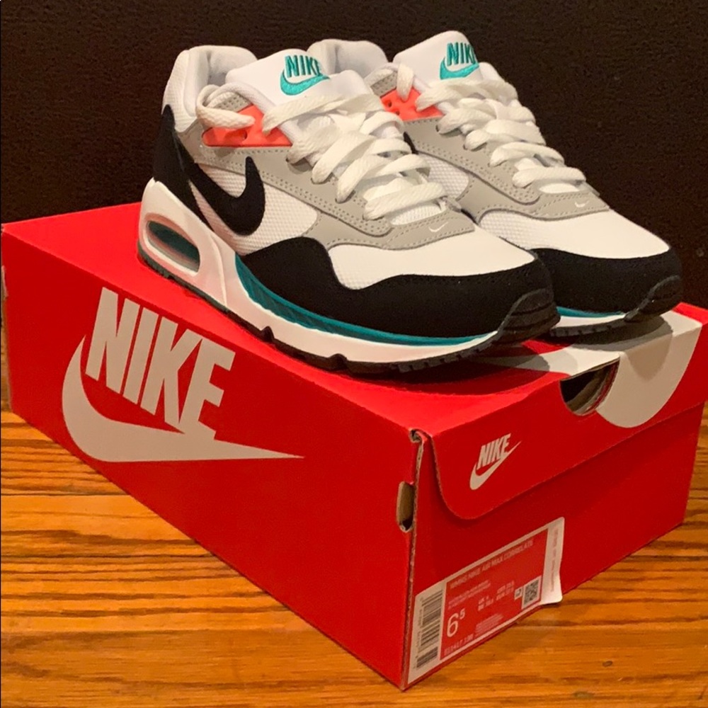 Brand new in box Nike Womens Air Max Correlate 6.5